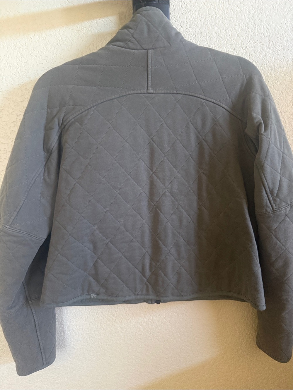 Lululemon Quilted Zip-Front Jacket in Slate Gray - Picture 2 of 3